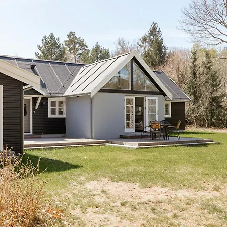 Traditional Scandinavian Log House Close To Arreso Ferienhaus