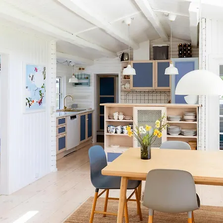 Traditional Scandinavian Log House Close To Arreso